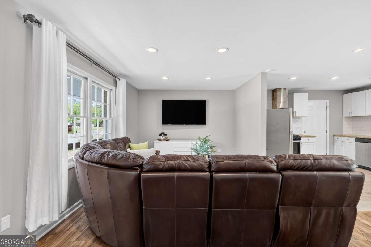 2380 Greenway Drive Decatur - Photo 6