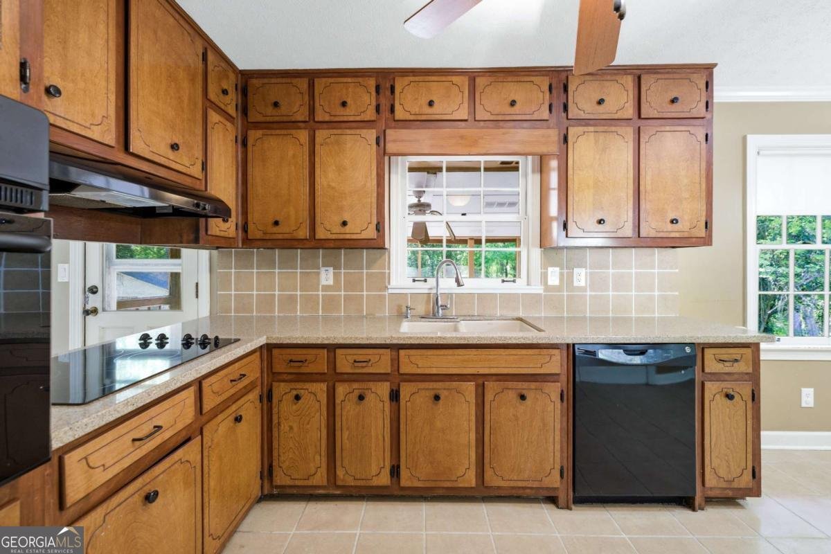 1407 Ridgewood Drive Lilburn - Photo 12