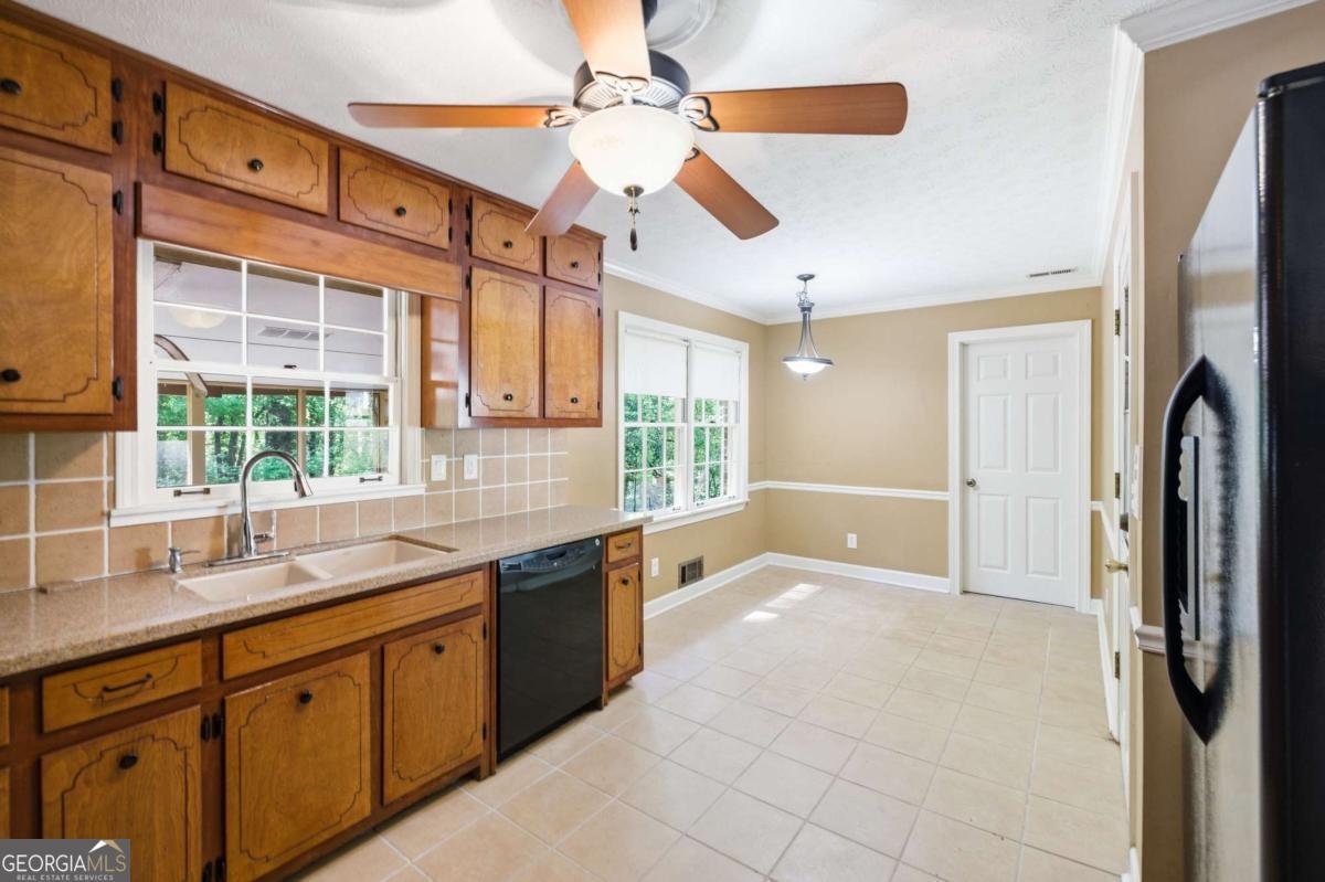 1407 Ridgewood Drive Lilburn - Photo 13