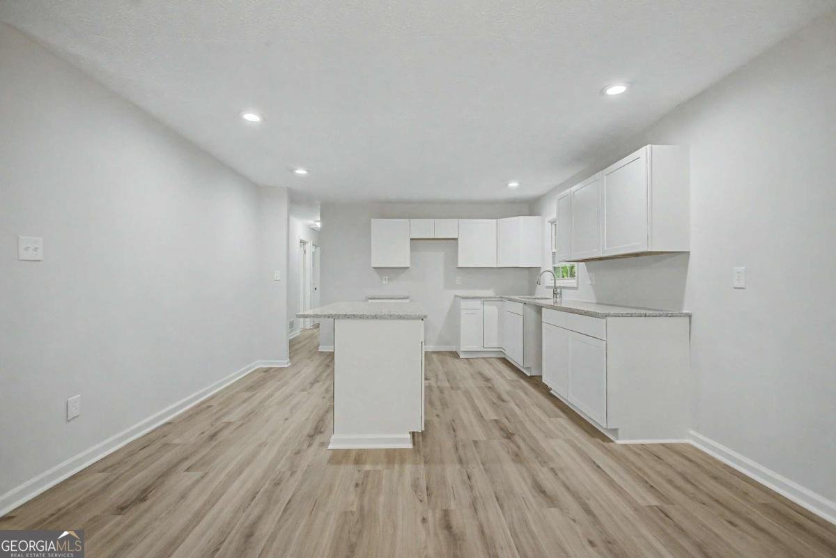 556 Roxbury Drive Riverdale - Photo 11