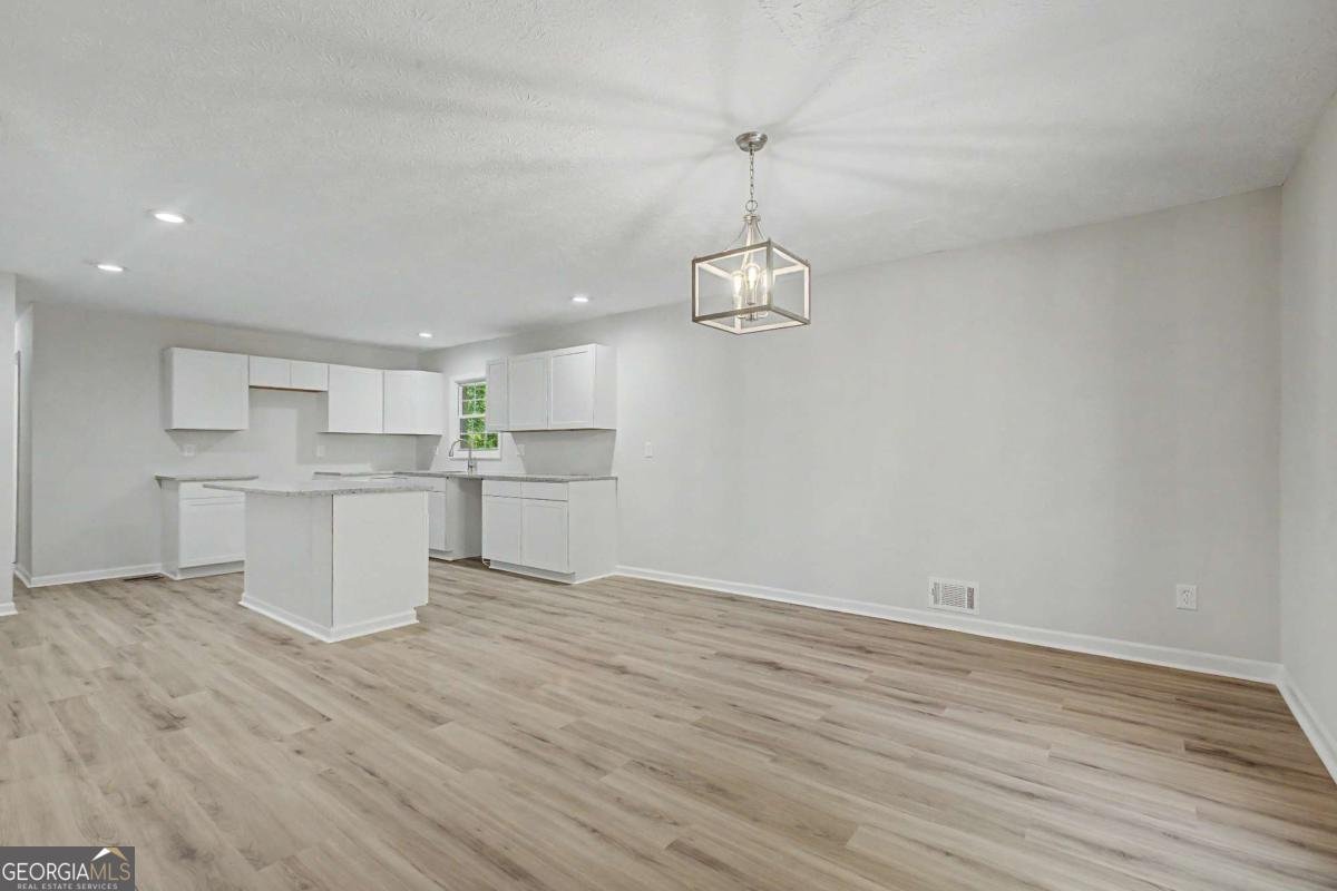 556 Roxbury Drive Riverdale - Photo 7