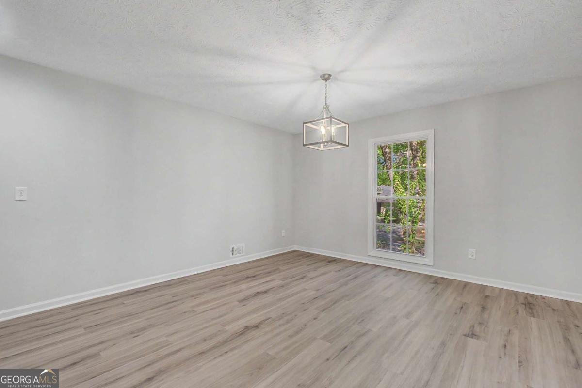 556 Roxbury Drive Riverdale - Photo 9