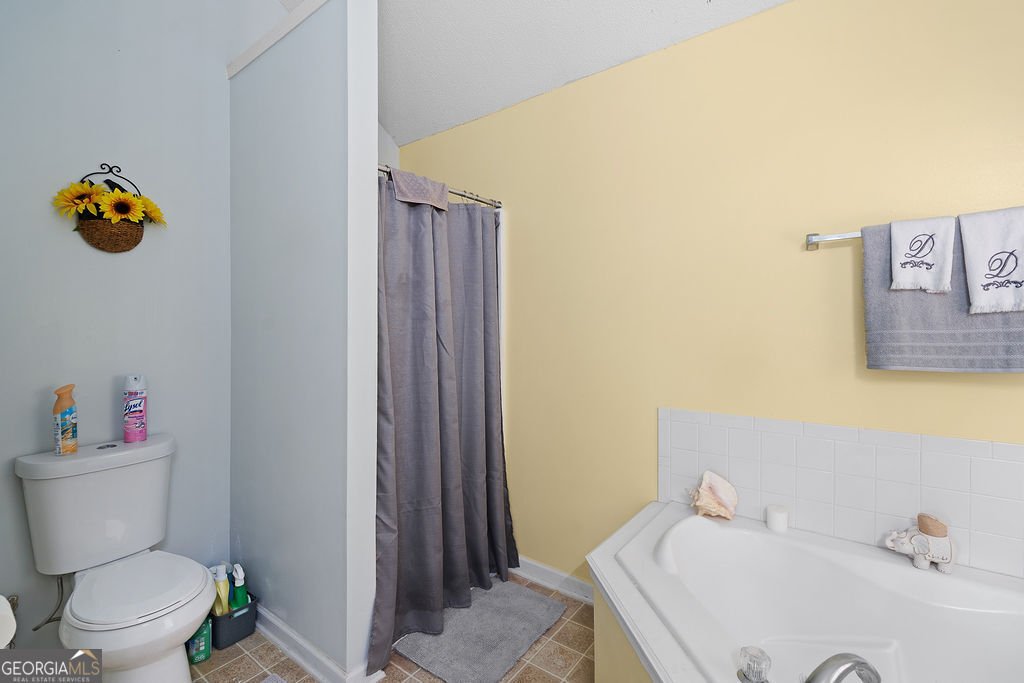 6408 Sparrow Way Stone Mountain - Photo 17