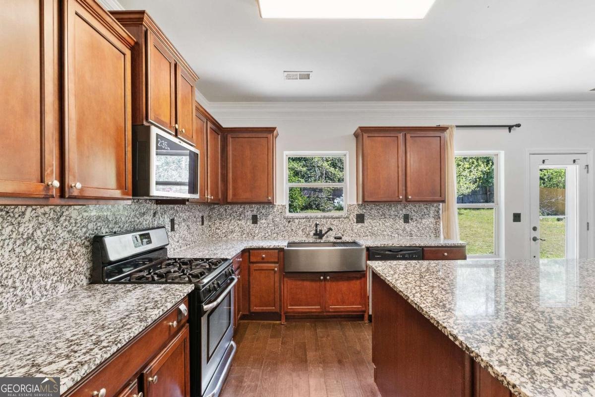 3945 Silverthorn Trace Cumming - Photo 12