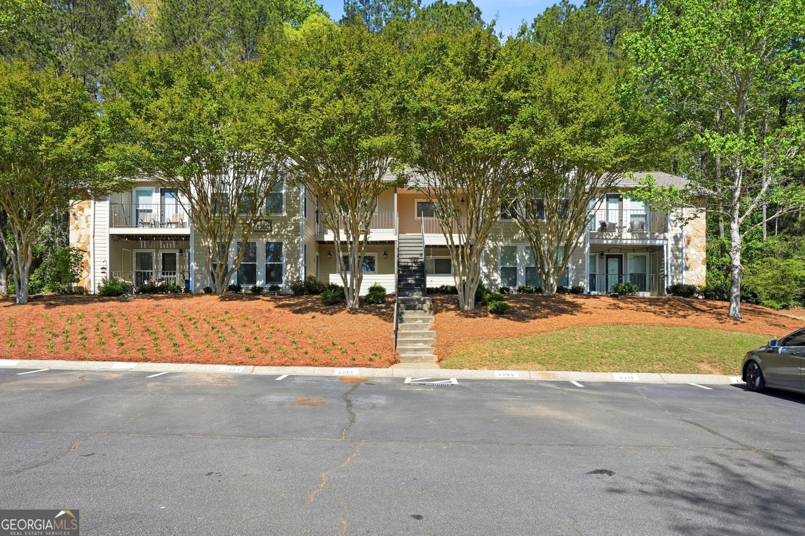 4013 Lake Pointe Circle Roswell - Photo 1