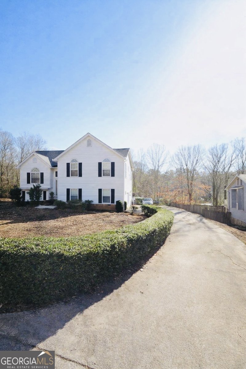 8605 Creekview Court Douglasville - Photo 1