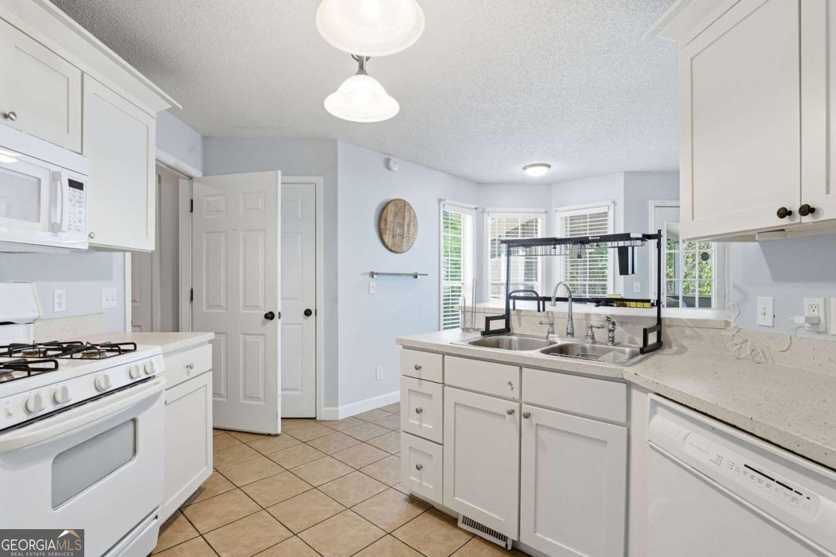 349 Winchester Way Woodstock - Photo 18