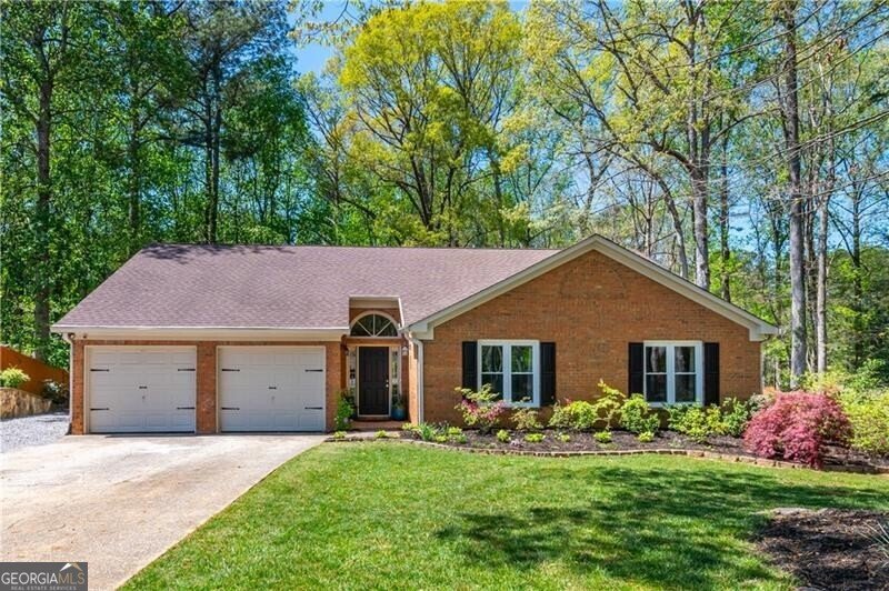 192 Wyndham Lakes Court Dallas - Photo 1