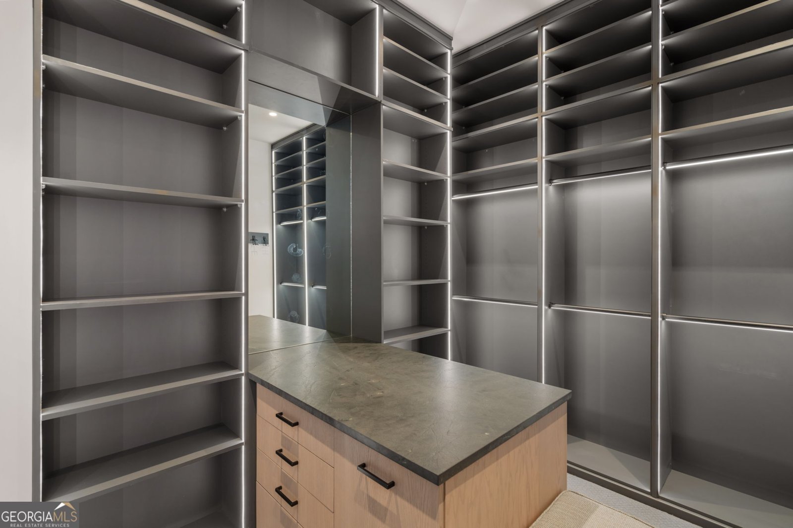 6091 GC Crow Road Flowery Branch - Photo 32