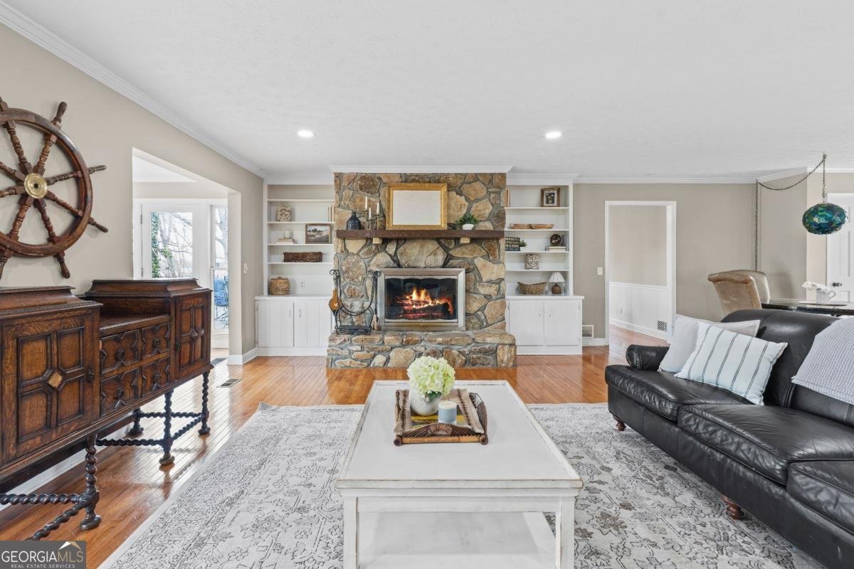 8360 Lanier Drive Cumming - Photo 7