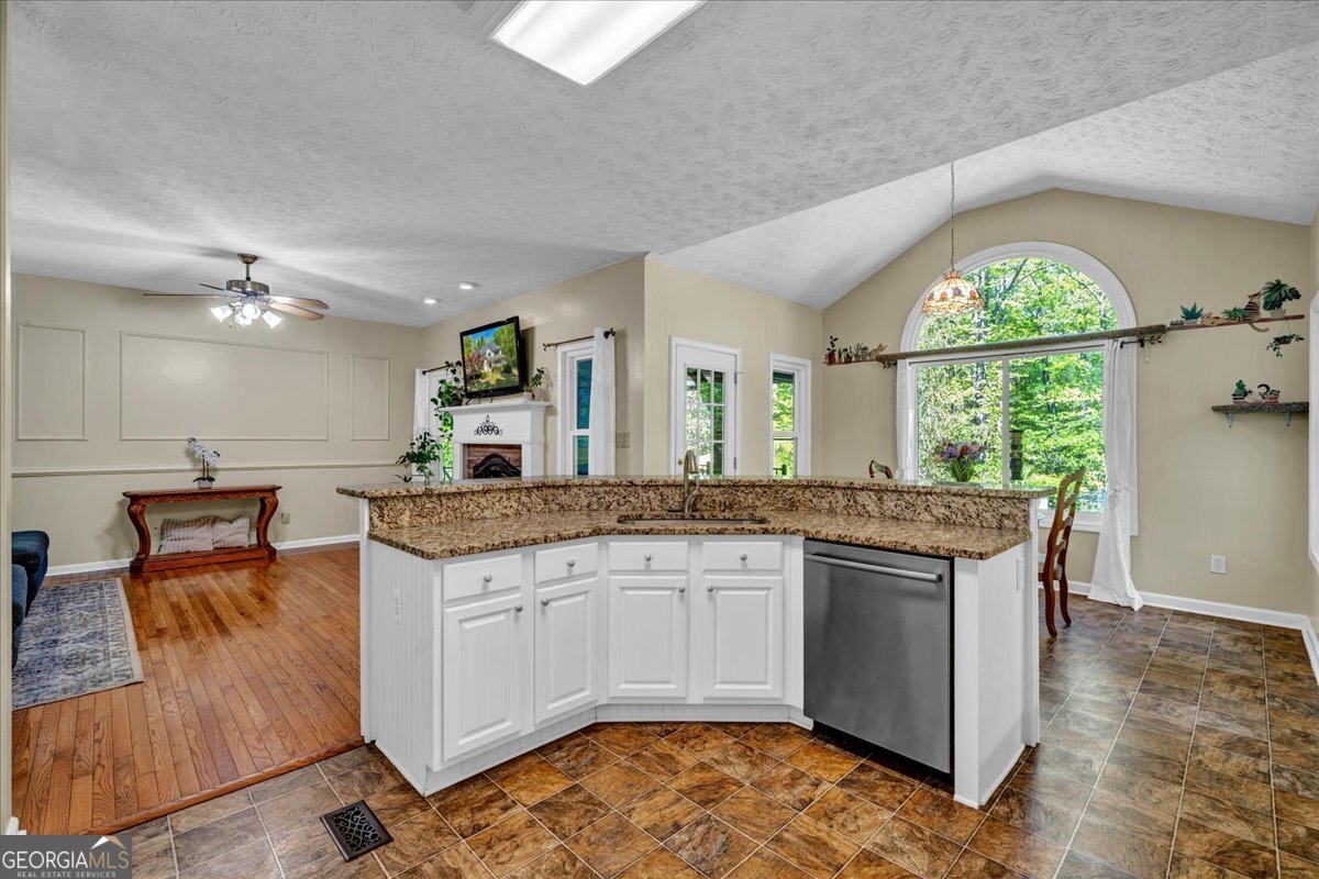 260 Kensington Drive Sharpsburg - Photo 12