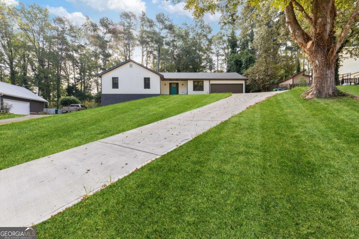 3846 Teresa Terrace Lilburn - Photo 1