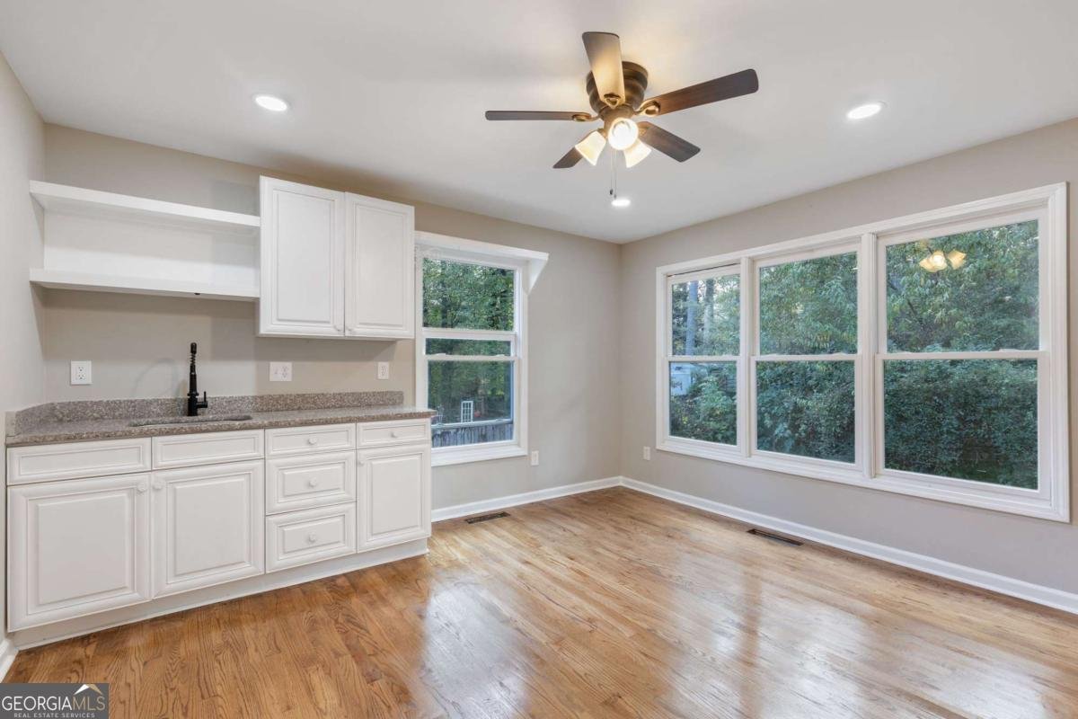 3846 Teresa Terrace Lilburn - Photo 13