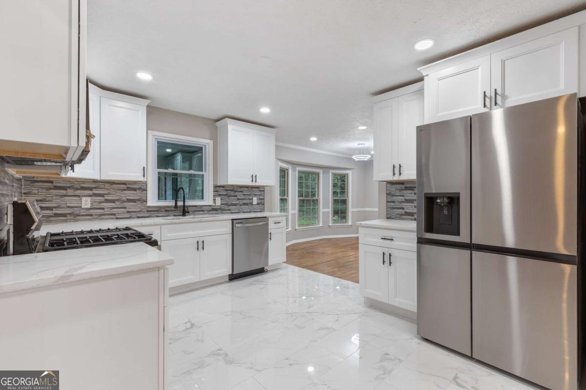 3846 Teresa Terrace Lilburn - Photo 8