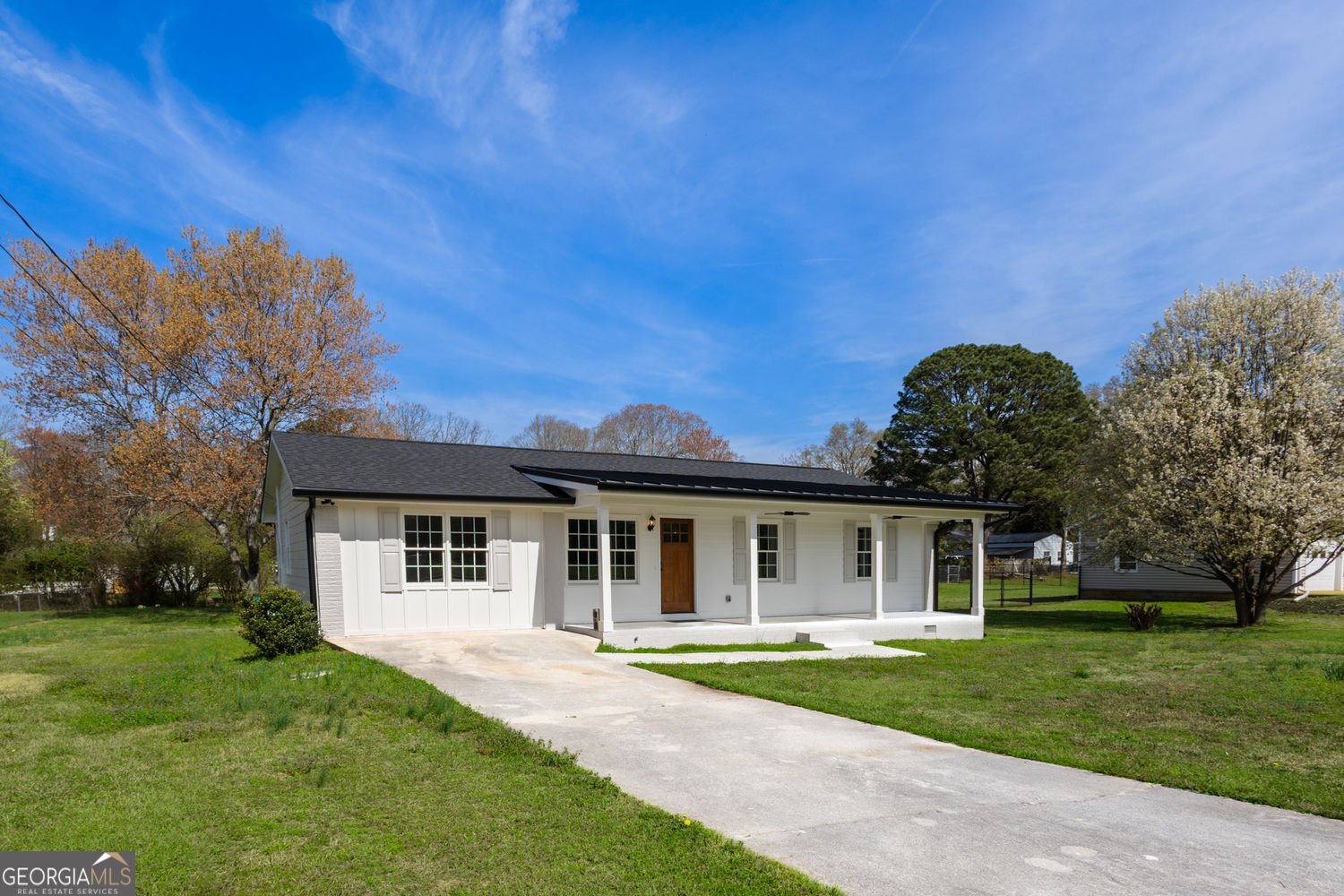 376 Lakewood Drive Social Circle - Photo 1