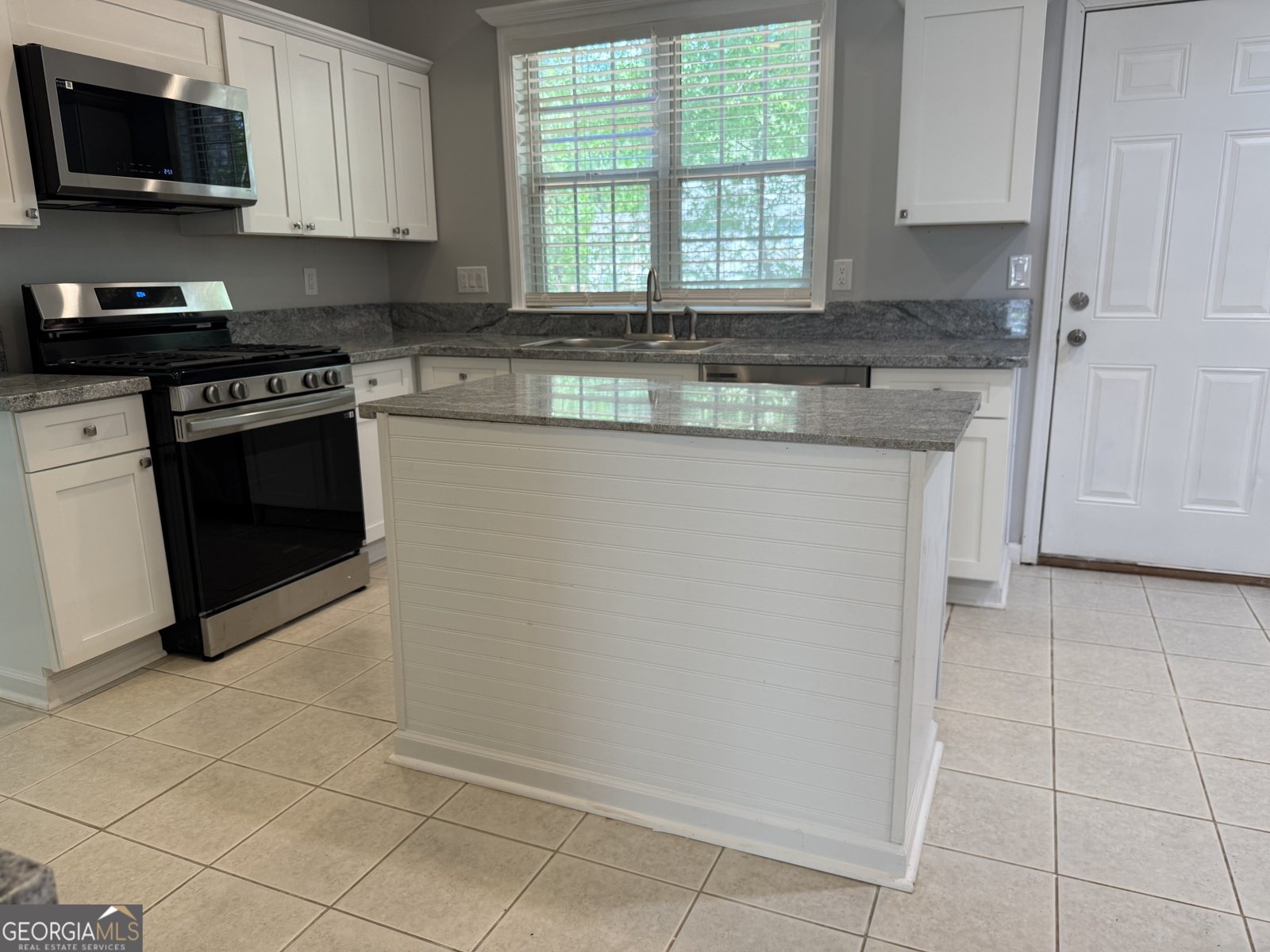 2874 Donamire Lane Kennesaw - Photo 14