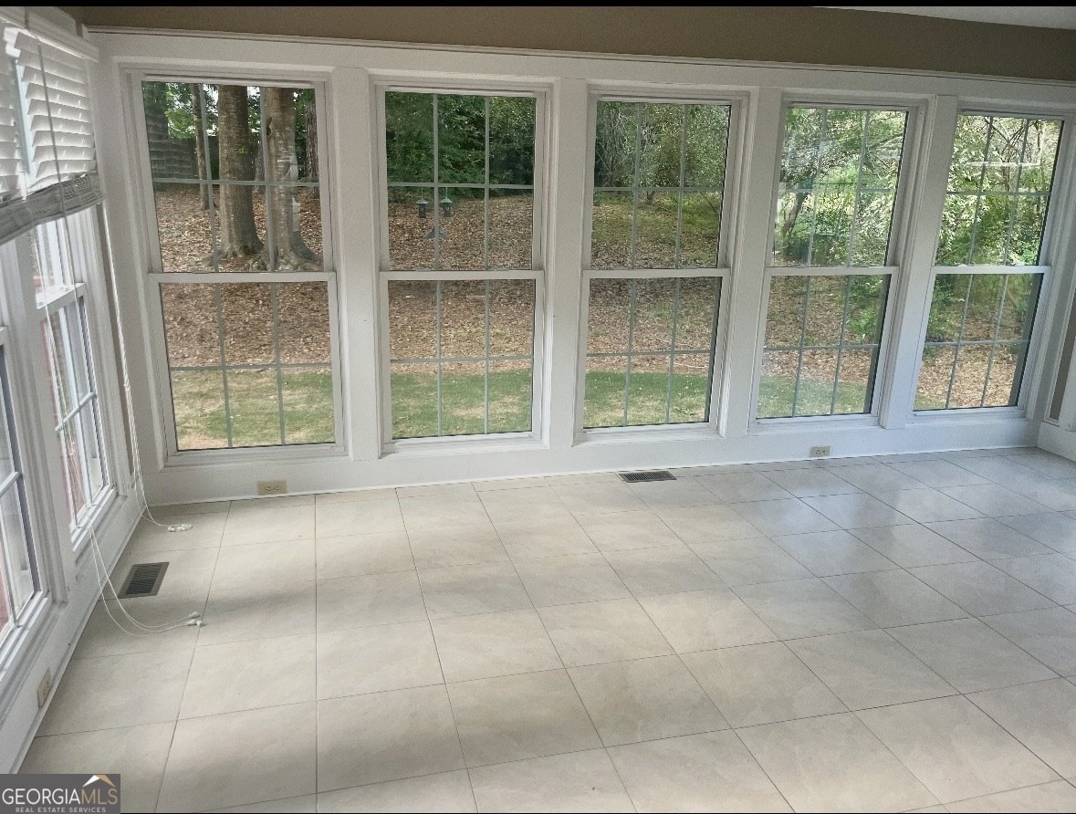 1607 Ellington Road Conyers - Photo 8