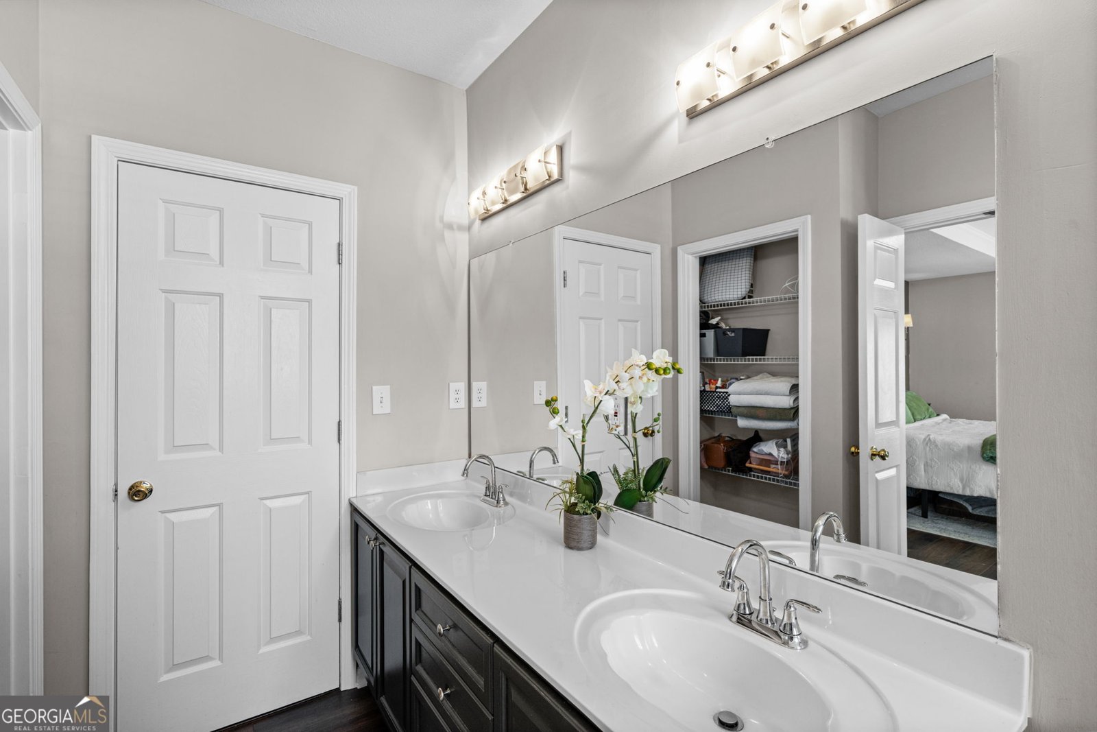 238 Edinburgh Court Milton - Photo 11