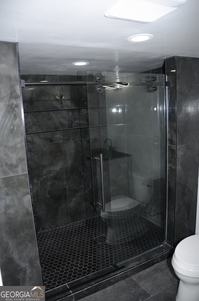 4247 Bingham CT Stone Mountain - Photo 17