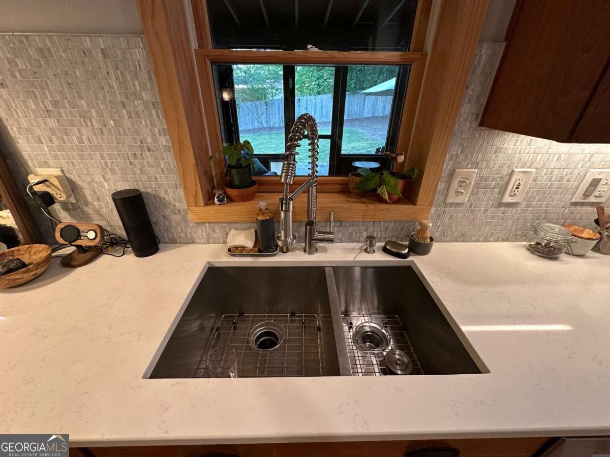 3215 Rehoboth Drive Decatur - Photo 10