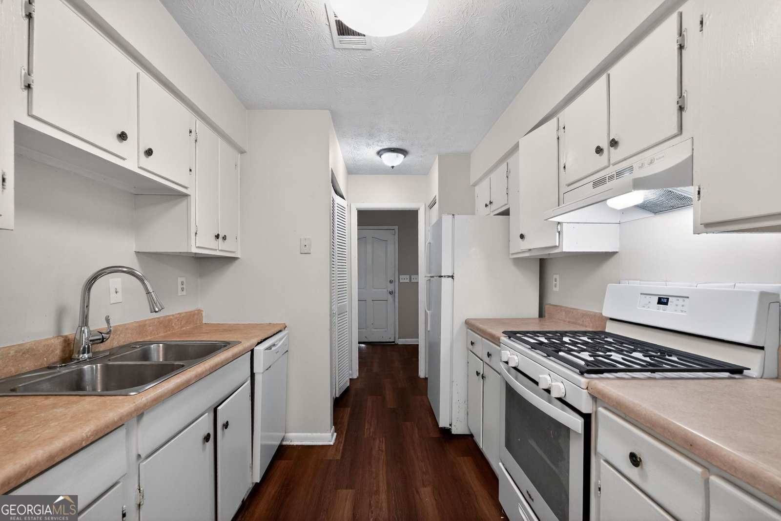 814 Hemingway Road Stone Mountain - Photo 11