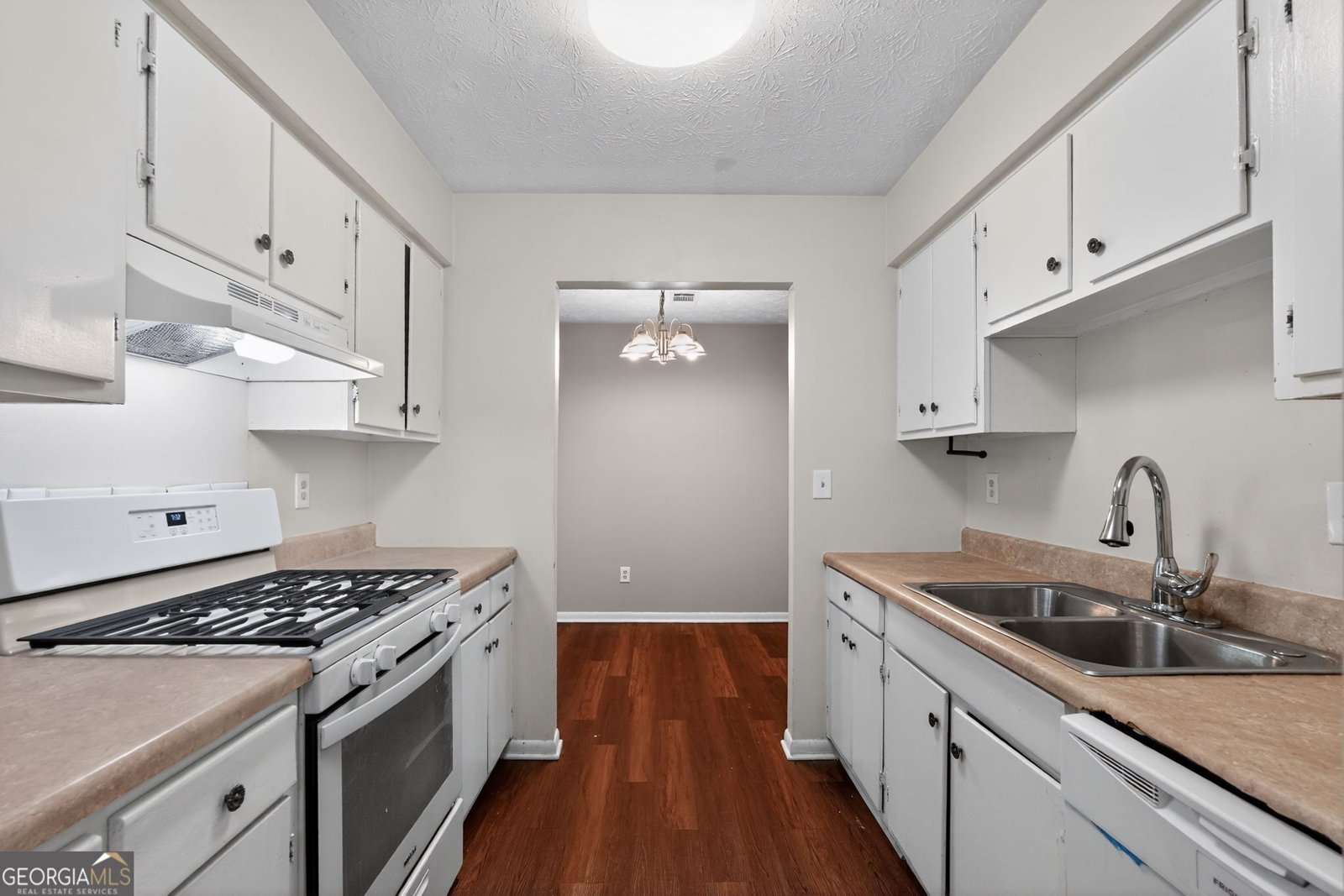 814 Hemingway Road Stone Mountain - Photo 9