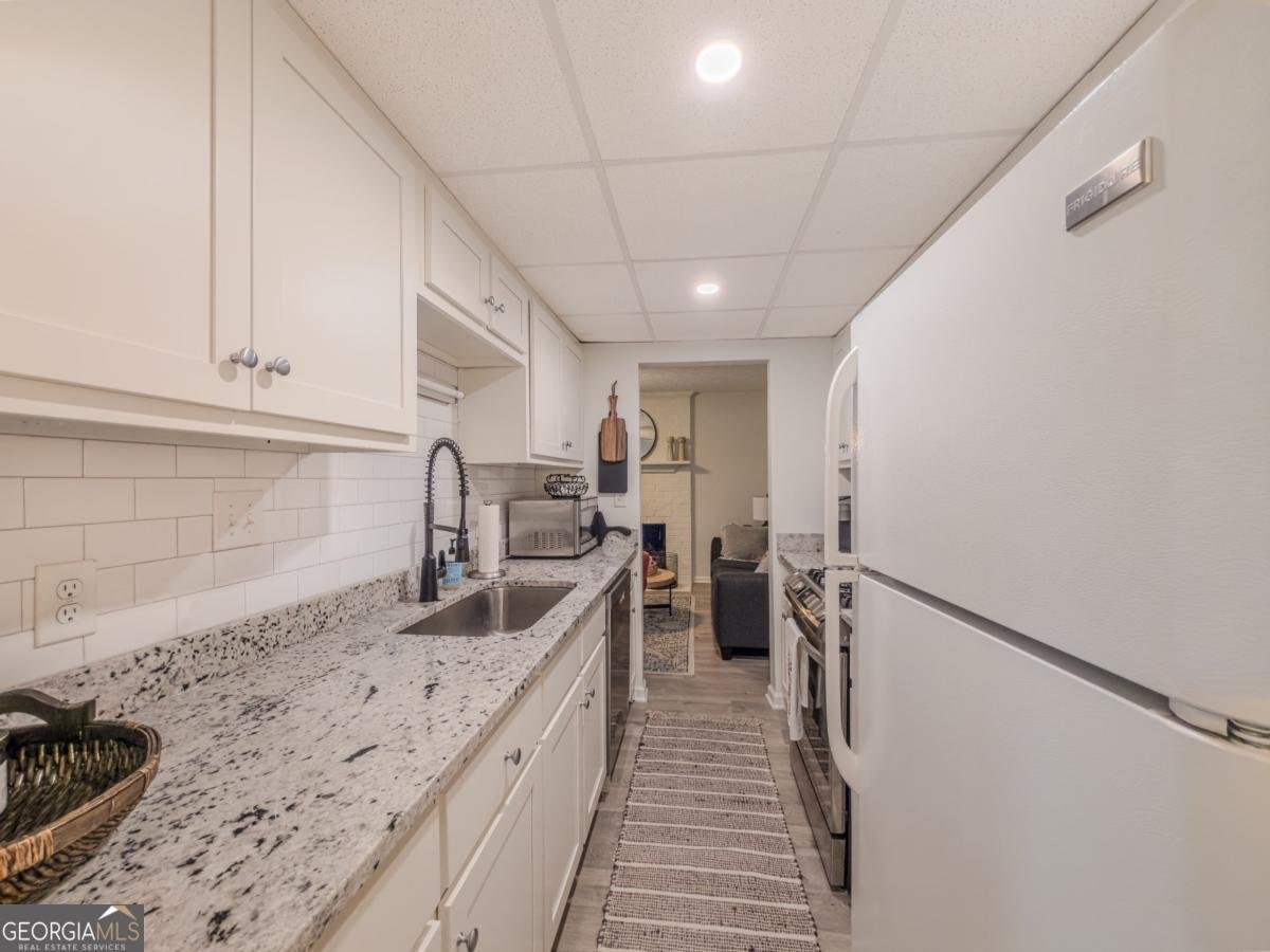 221 Sleepy Creek Drive Athens - Photo 9