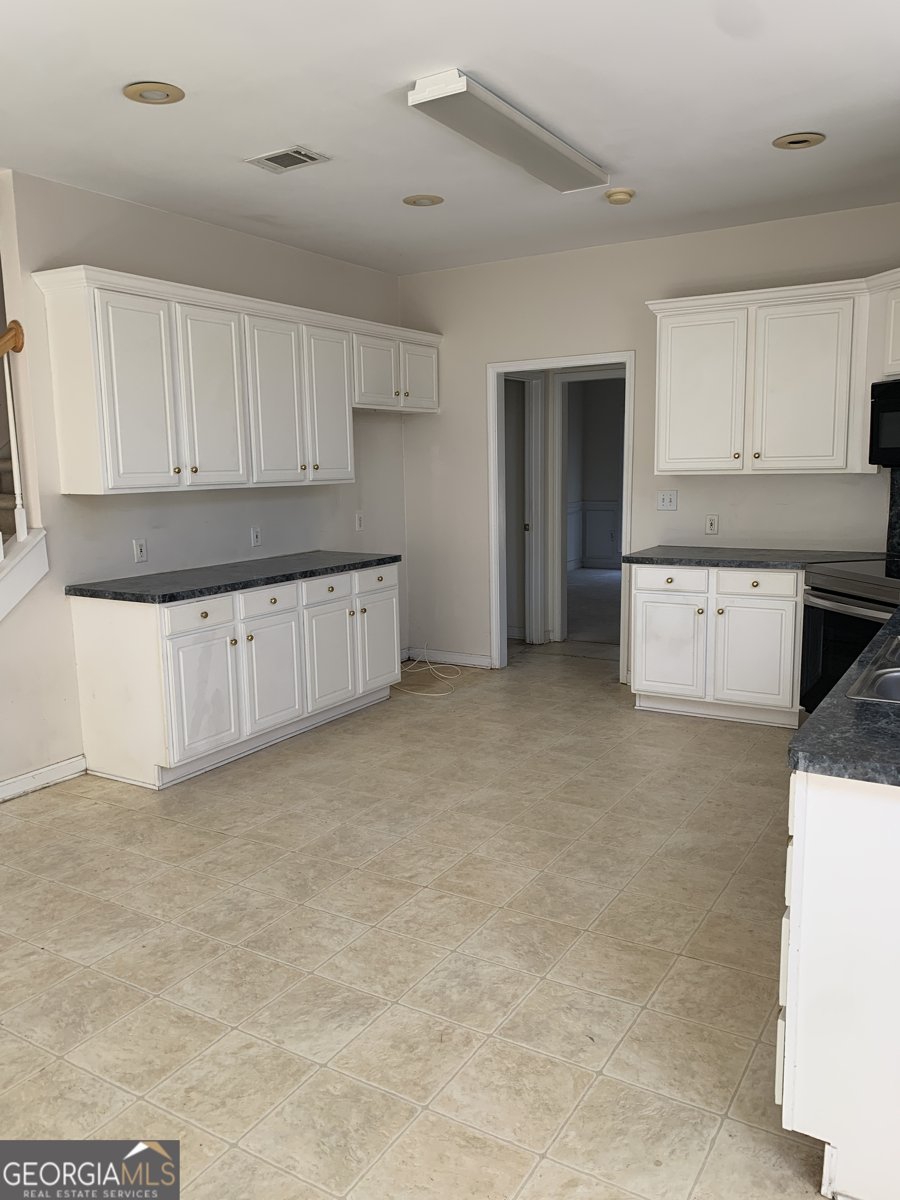 140 Dearing Woods Way Covington - Photo 13