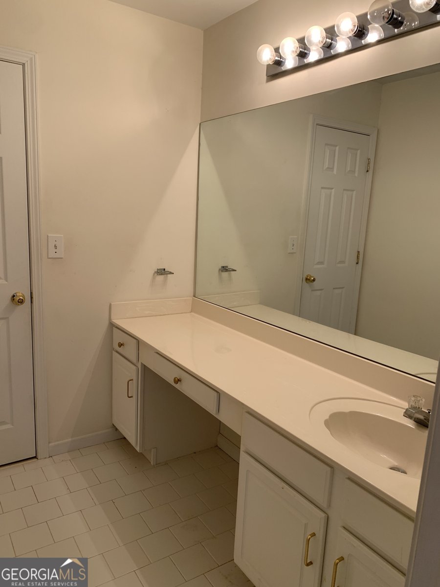 140 Dearing Woods Way Covington - Photo 6