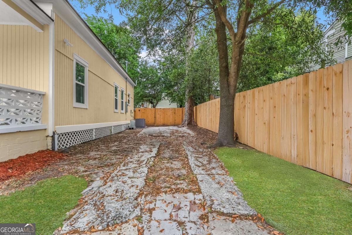 1126 Waldburg Street Savannah - Photo 8