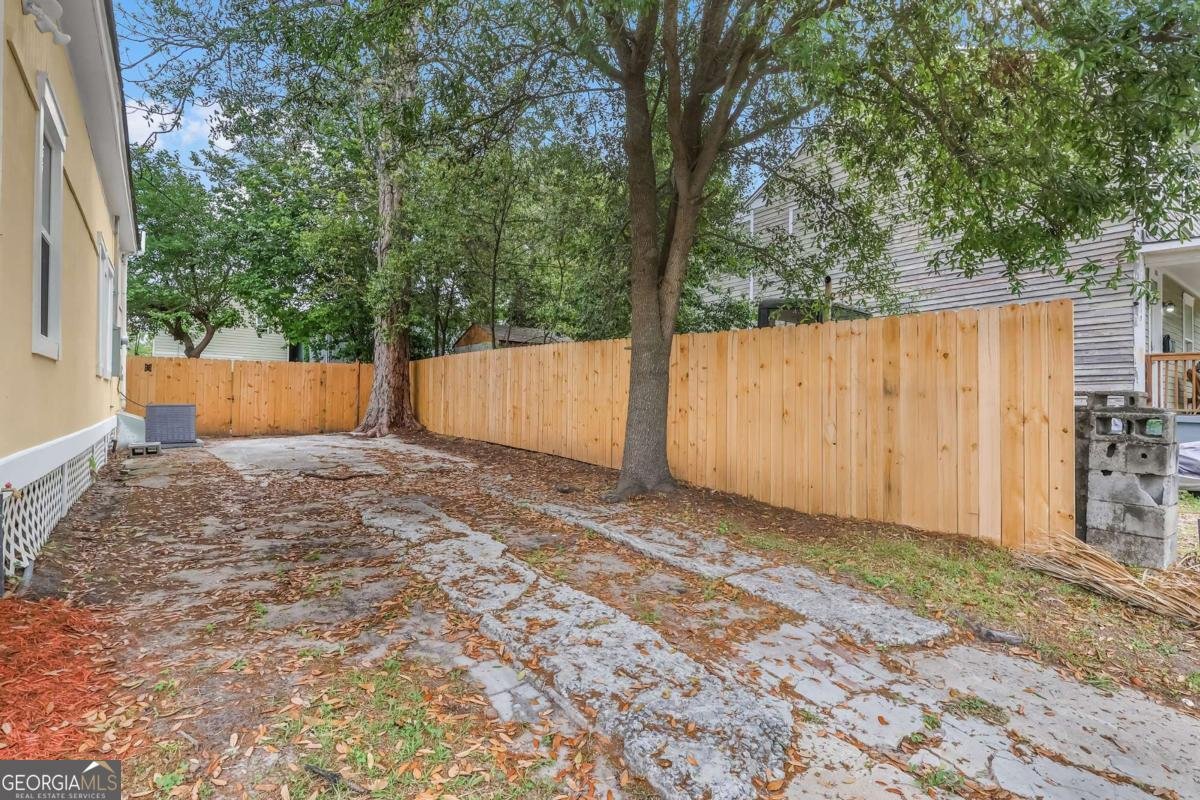 1126 Waldburg Street Savannah - Photo 9