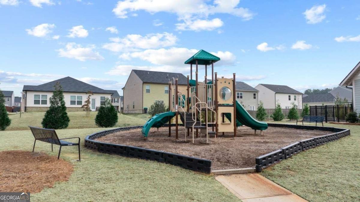 663 Whitman Lane Stockbridge - Photo 9