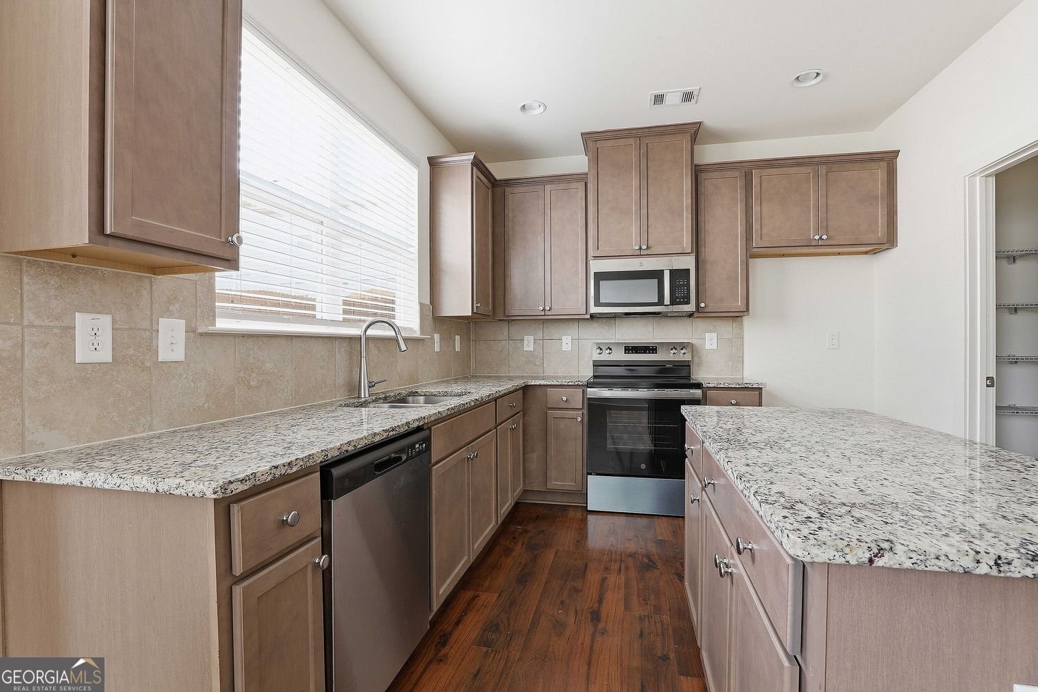 7641 Squire Court Fairburn - Photo 11