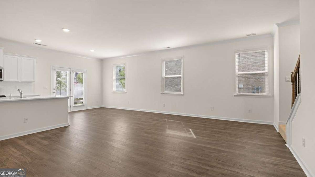 410 SILVER MOON Drive Loganville - Photo 8