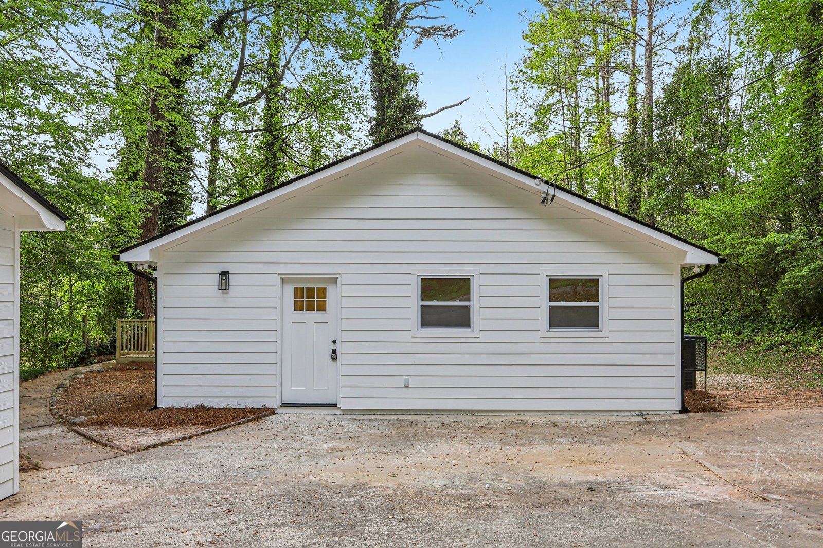 418 Honeysuckle Lane Stockbridge - Photo 1