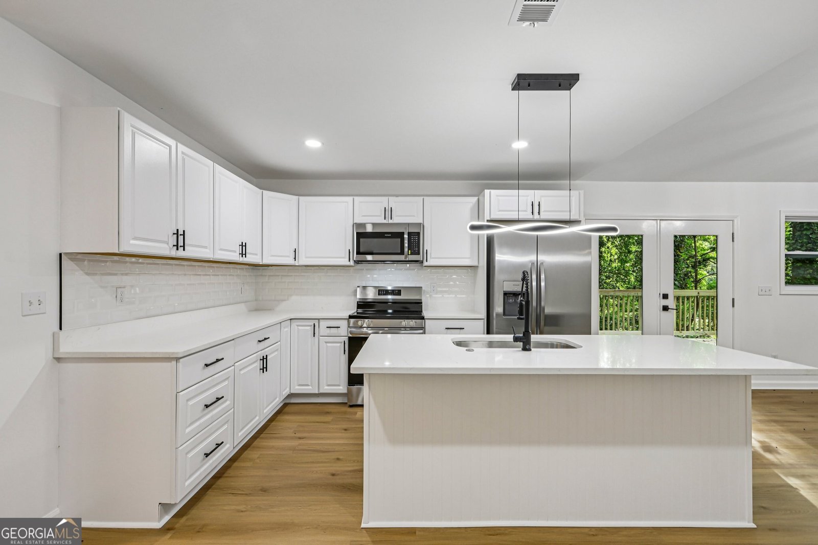 418 Honeysuckle Lane Stockbridge - Photo 6