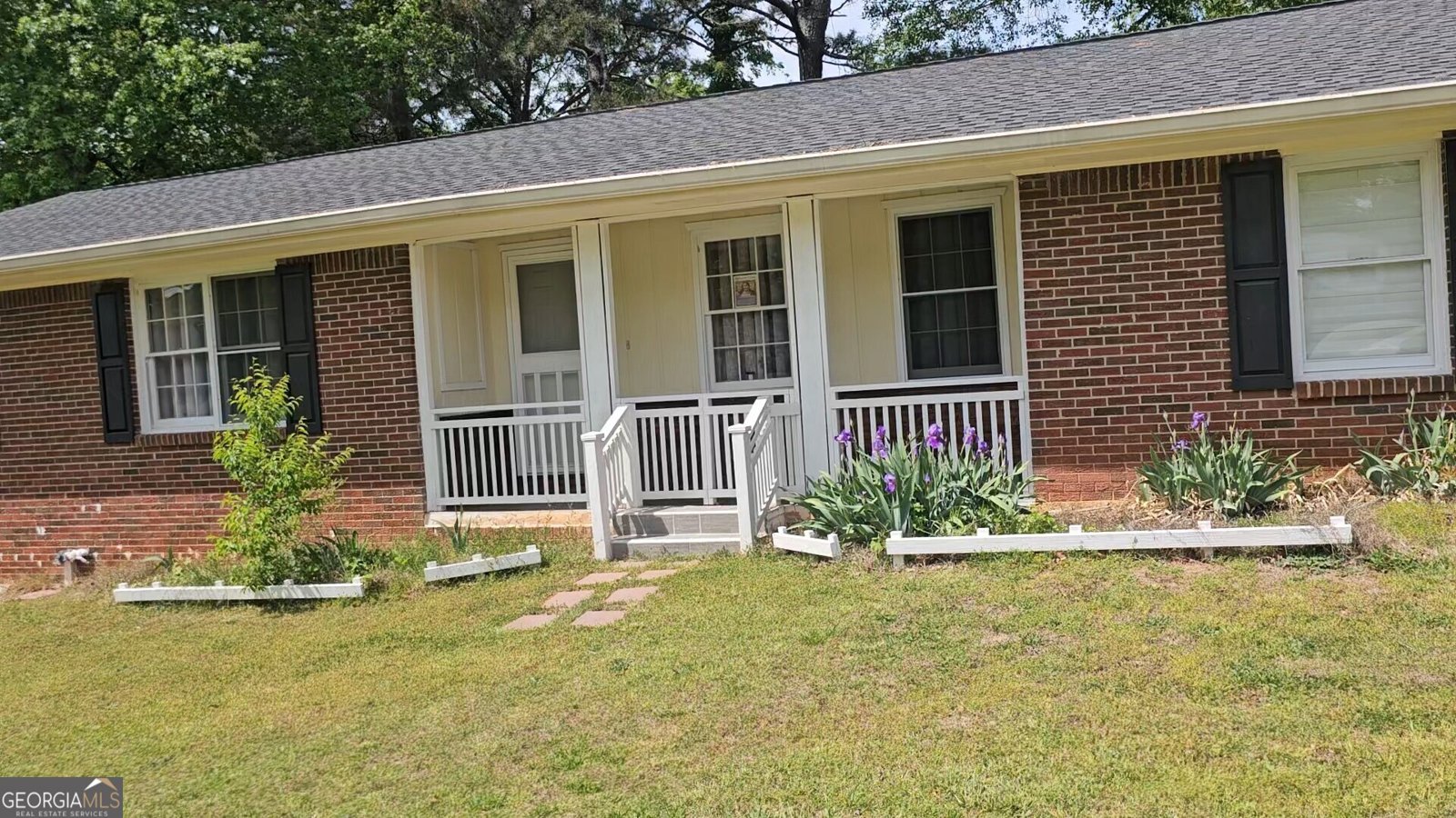 999 Chestnut Oak Court Lawrenceville - Photo 1