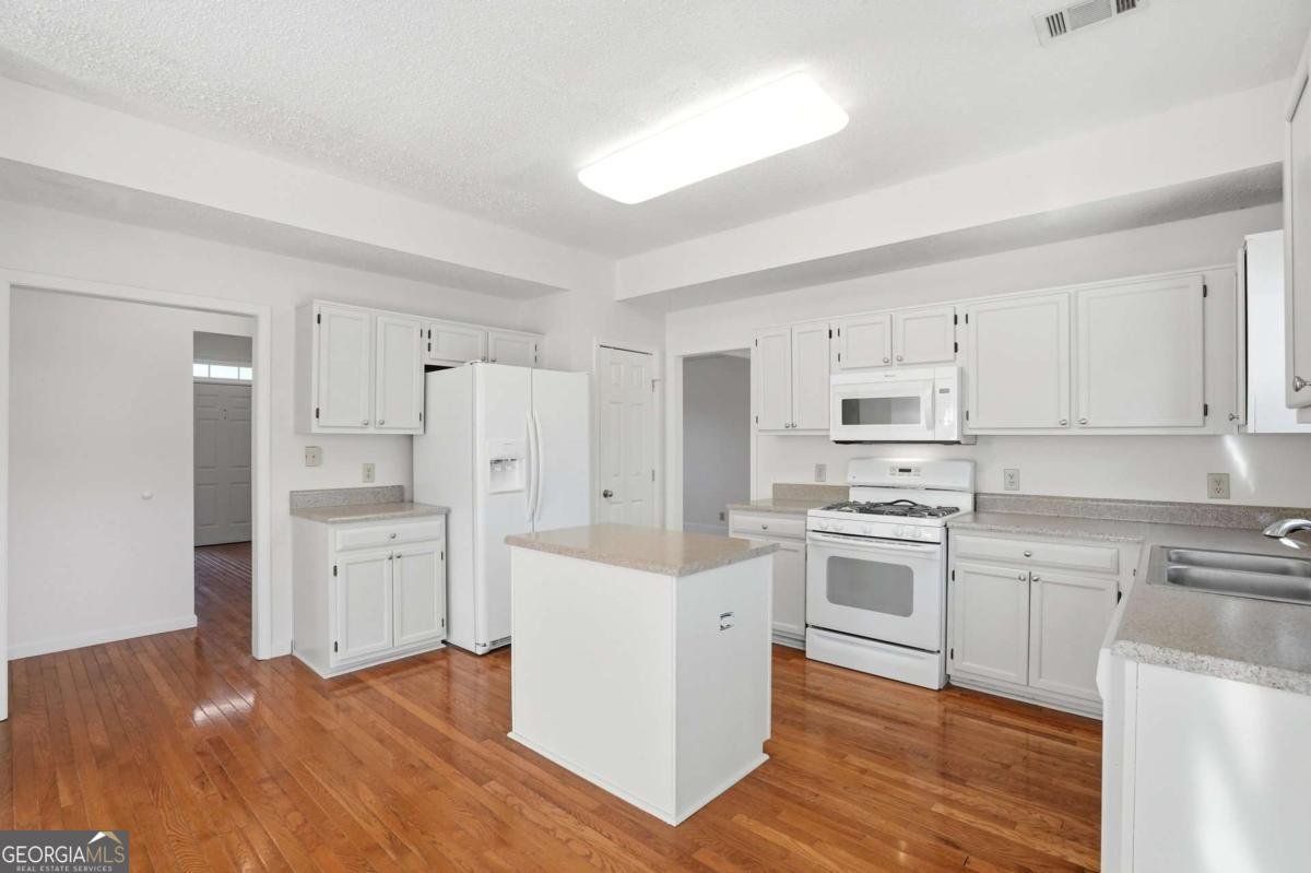 5042 Anclote Drive Alpharetta - Photo 10