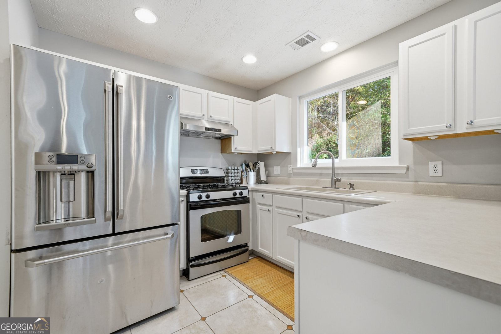 279 Hiawassee Drive Woodstock - Photo 8