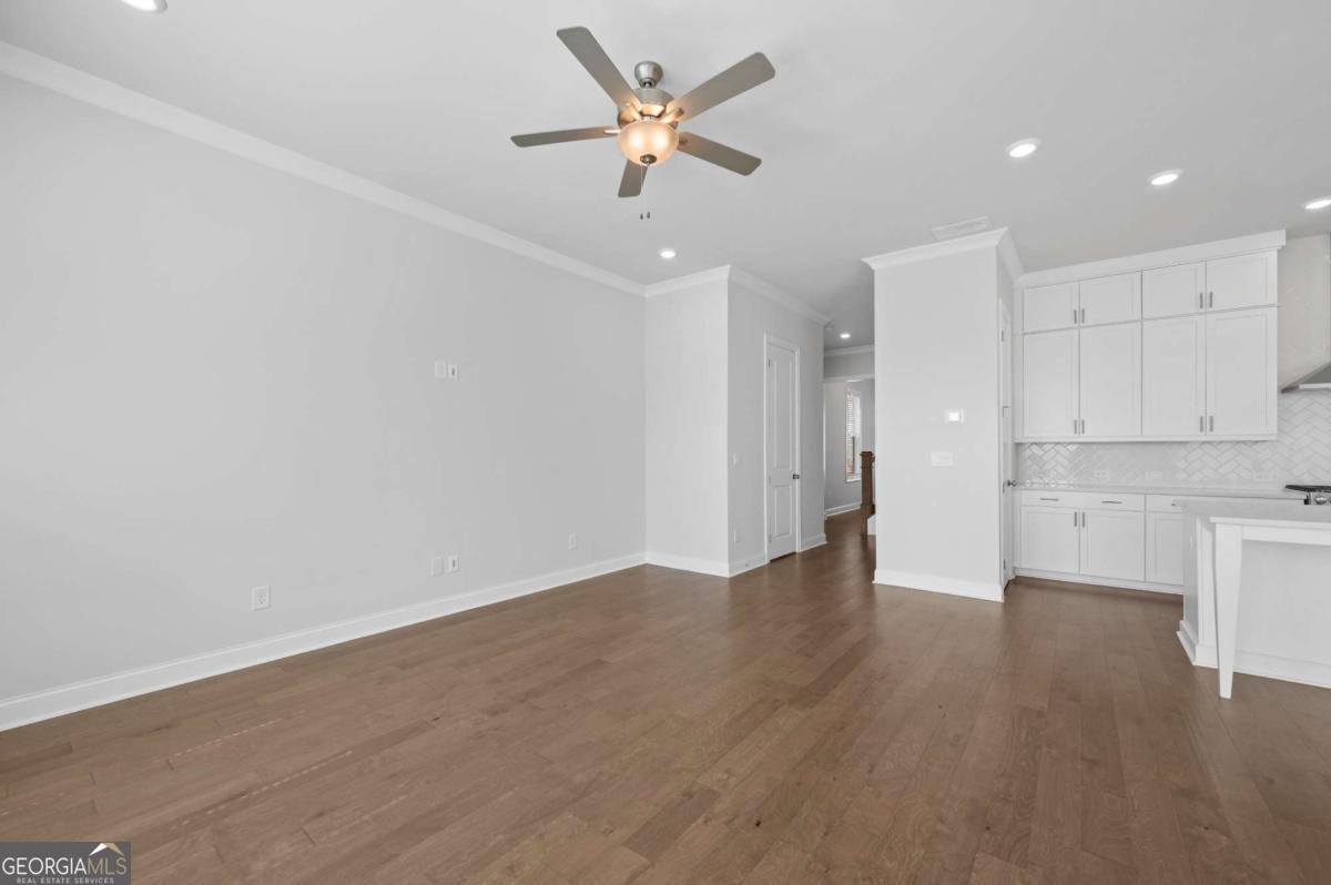 637 Skytop Drive Cumming - Photo 9