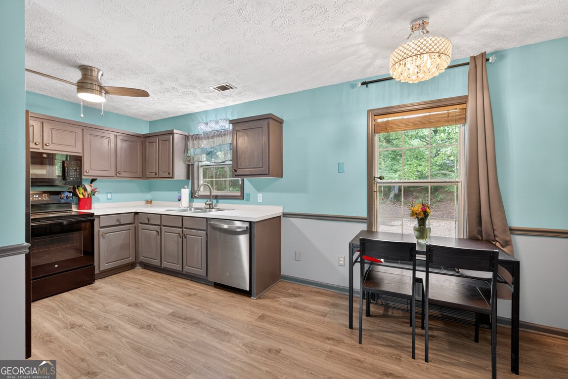 270 Griffith Street Winder - Photo 8