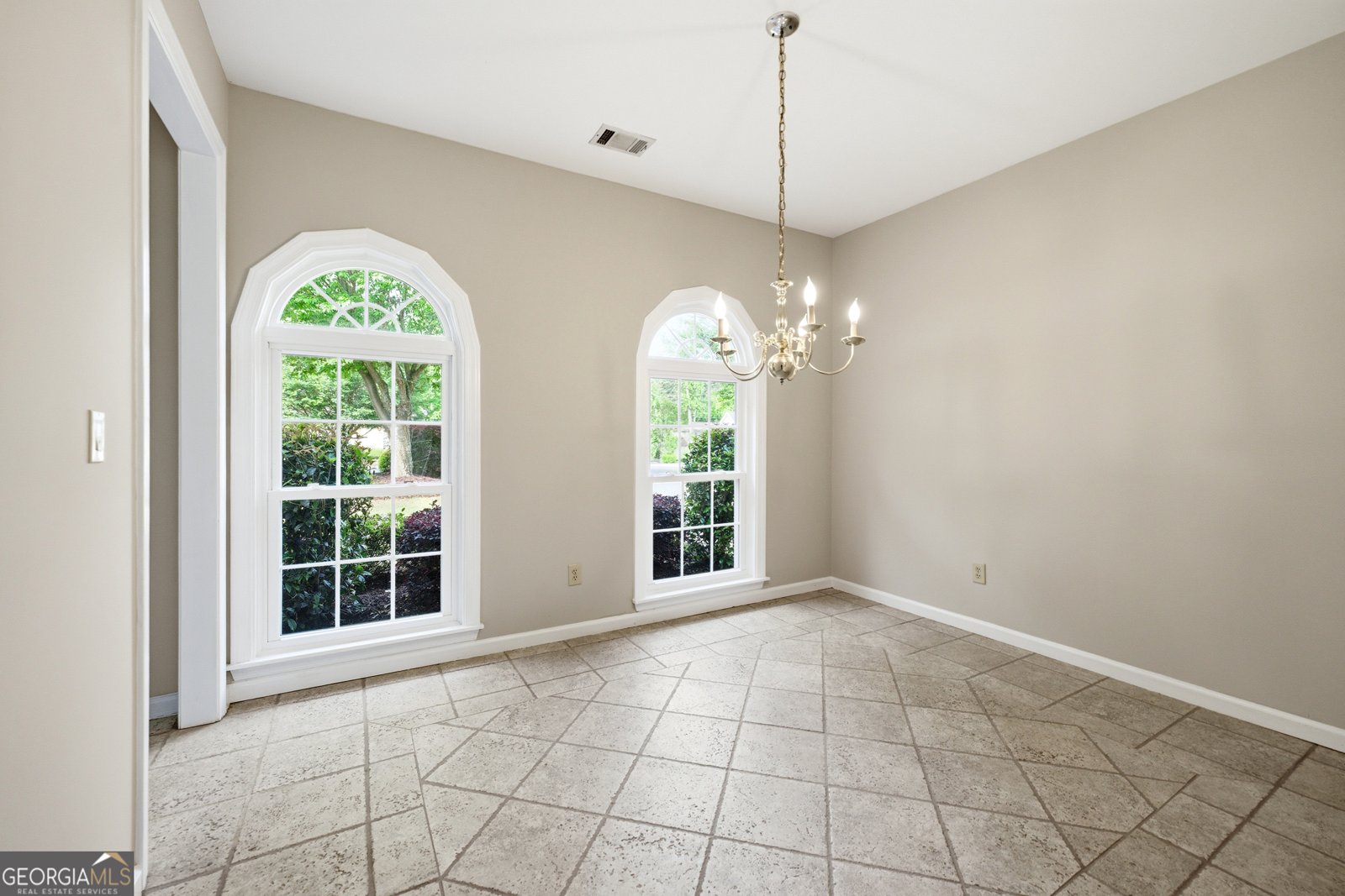 4750 Jones Bridge Woods Drive Johns Creek - Photo 10