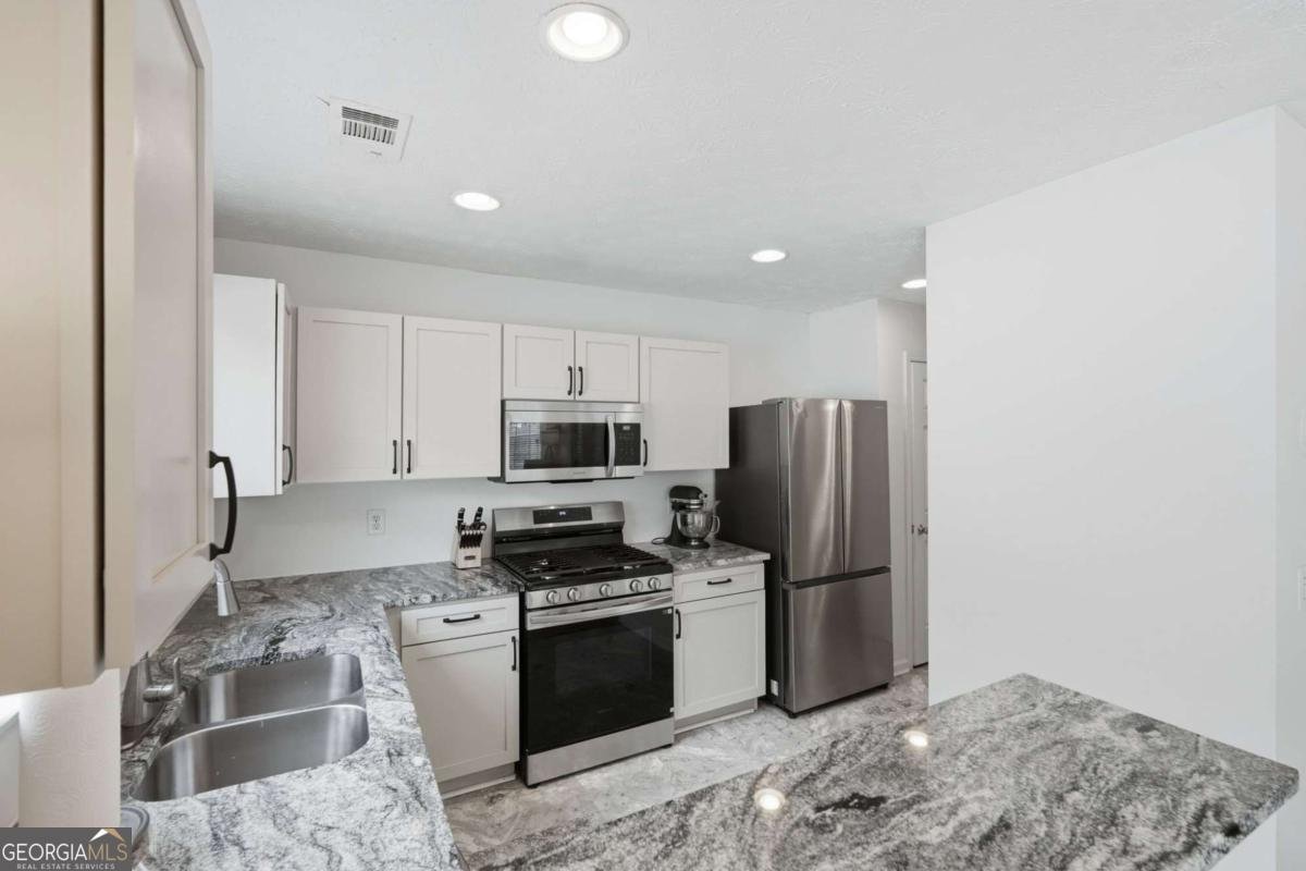 436 Oaks Trail Woodstock - Photo 12