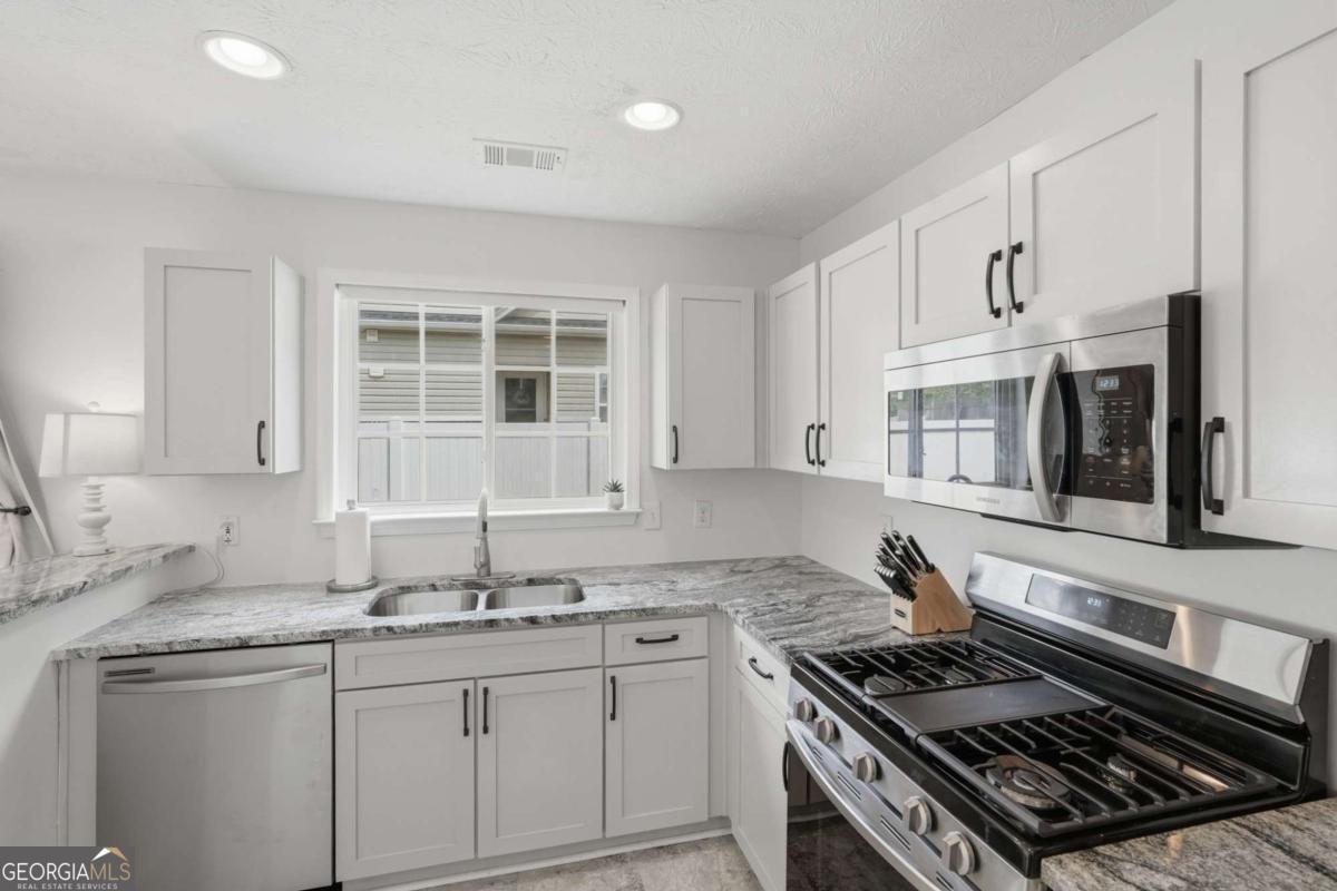 436 Oaks Trail Woodstock - Photo 13