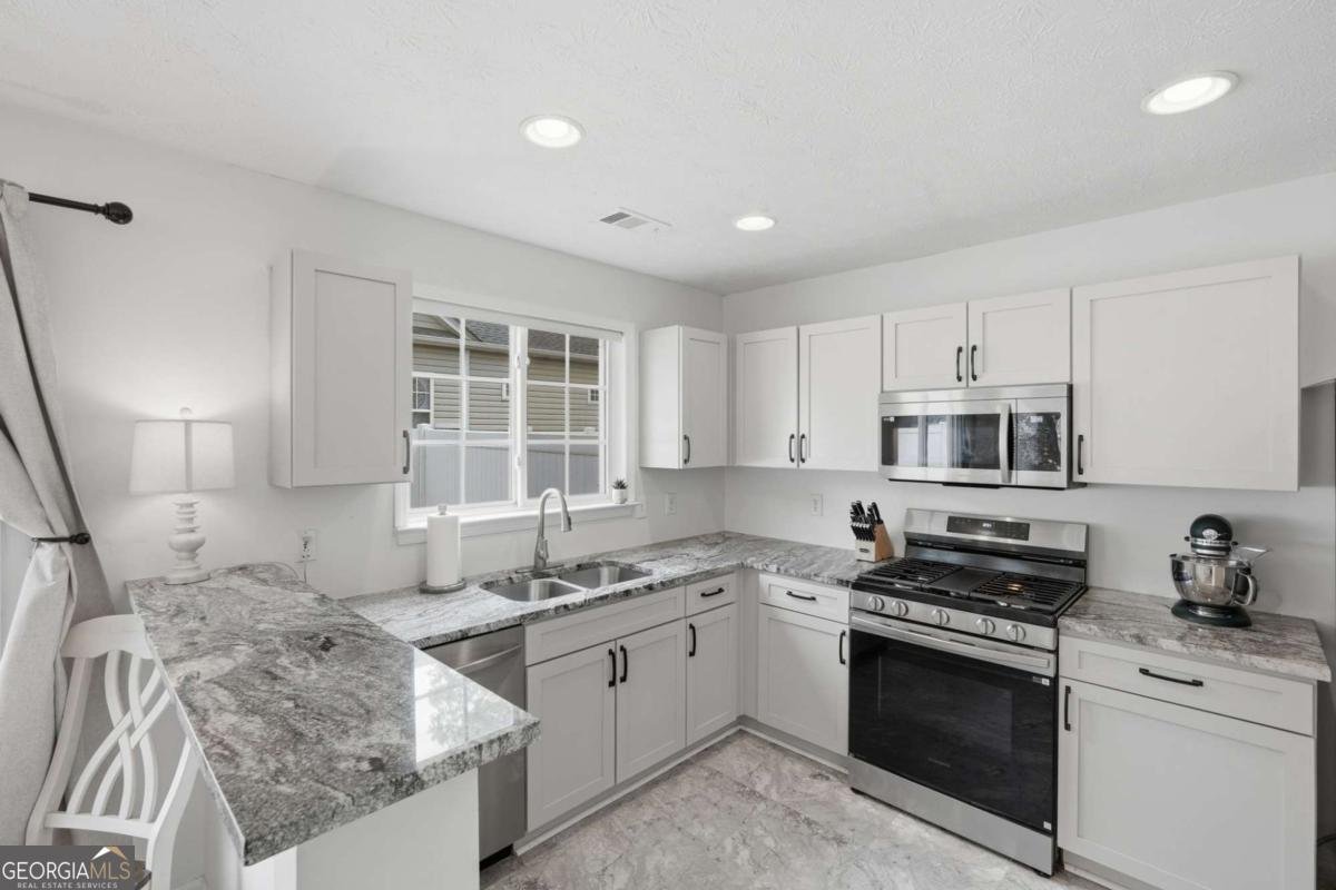 436 Oaks Trail Woodstock - Photo 14