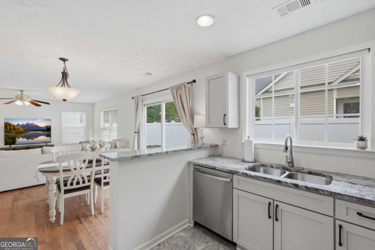 436 Oaks Trail Woodstock - Photo 17