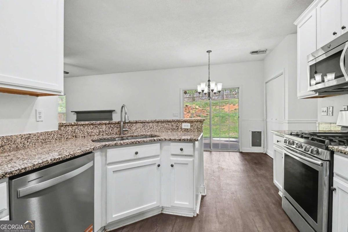 7855 Kayak Way Cumming - Photo 8