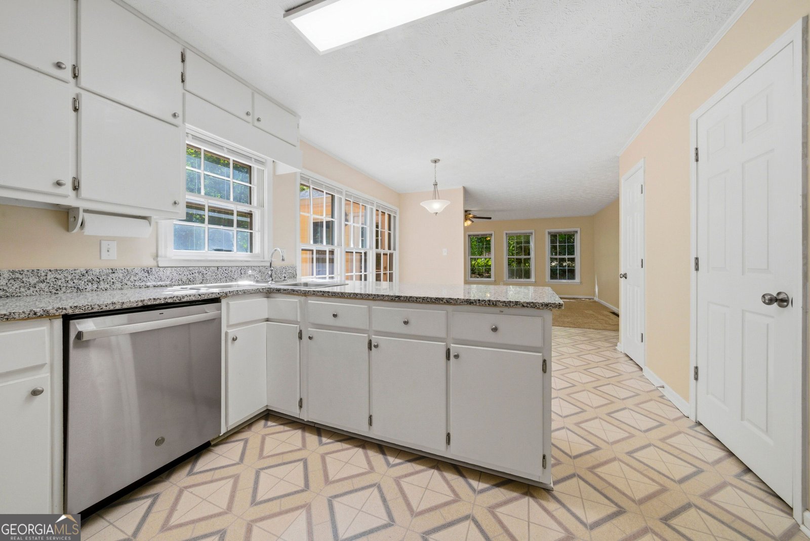 430 Ridgemont Drive Fayetteville - Photo 10