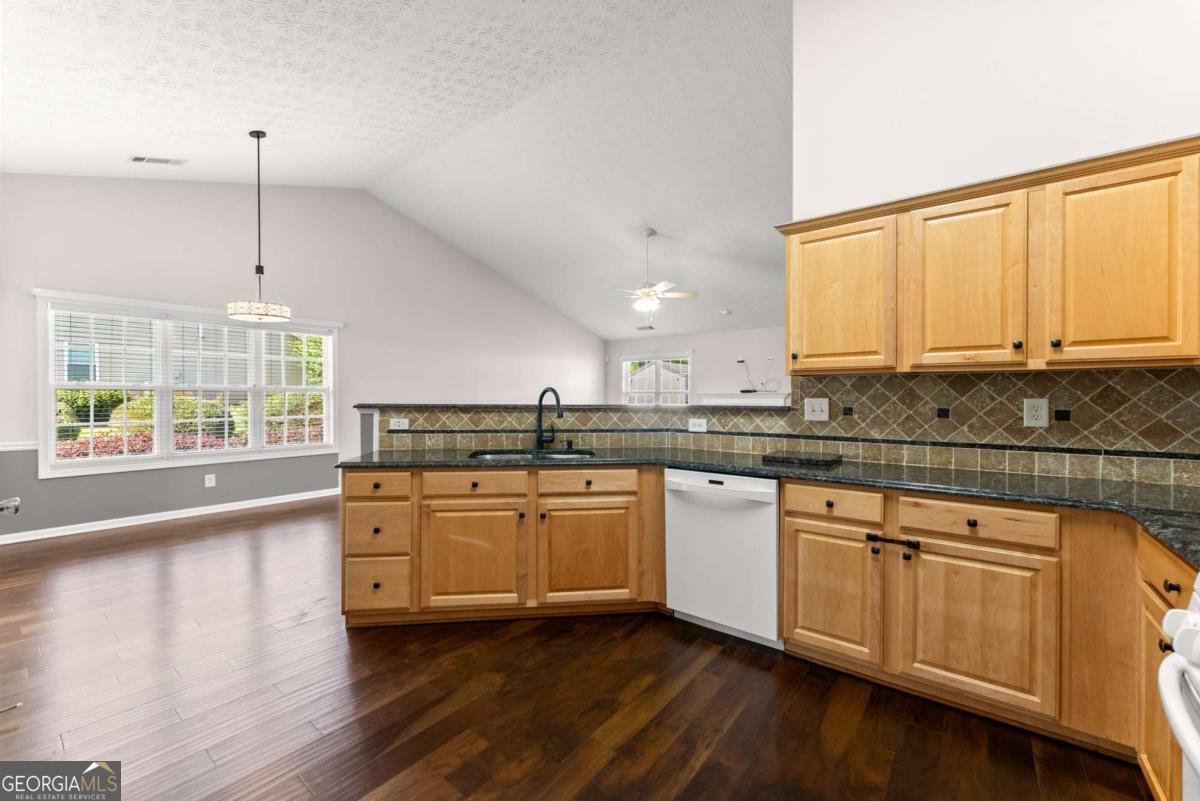 1718 Sapling Court Lawrenceville - Photo 17