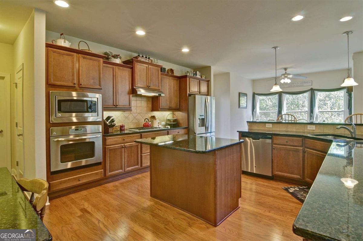 503 Lakeview Court Woodstock - Photo 20